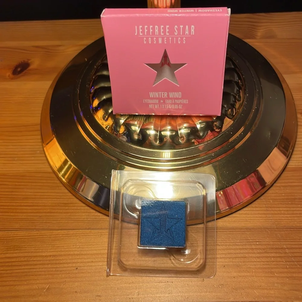 Eyeshadow Artistry Single by JEFFREE STAR COSMETICS in Winter Wind
